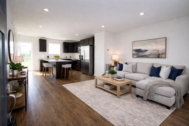 Building Photo - 117 WYTHE Way