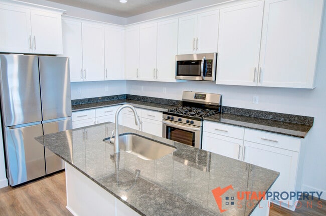 Building Photo - 6069 W Olivine River Ln