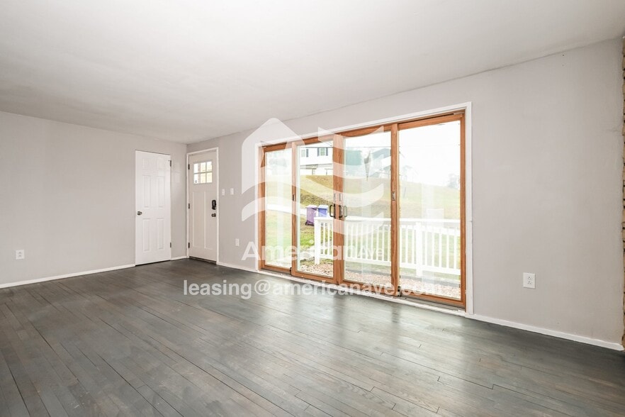 Building Photo - 125 Scott Rd