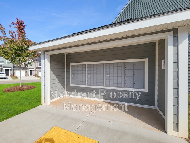 Building Photo - 111 Marthawood Ln
