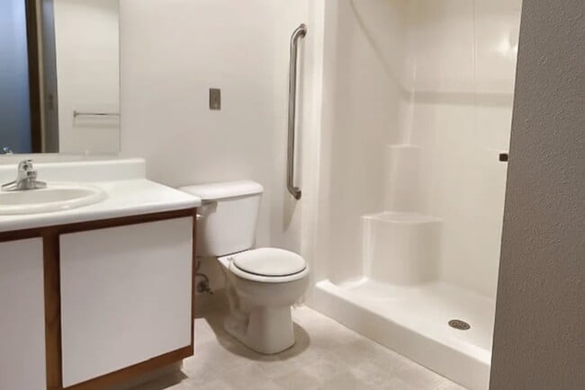 Building Photo - 2700 Marfitt Rd