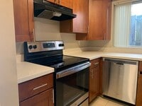 Building Photo - 2BR/1.5 Bath in a quiet Fremont neighborhood - Private balcony and shared backyard!