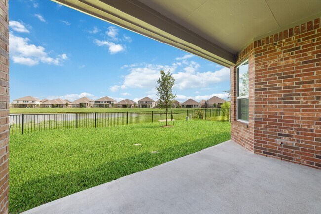 Building Photo - 77 Carmel Dr