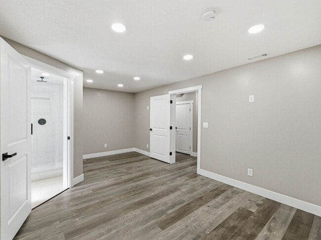 Building Photo - RES_O VAN DER WATT_14512