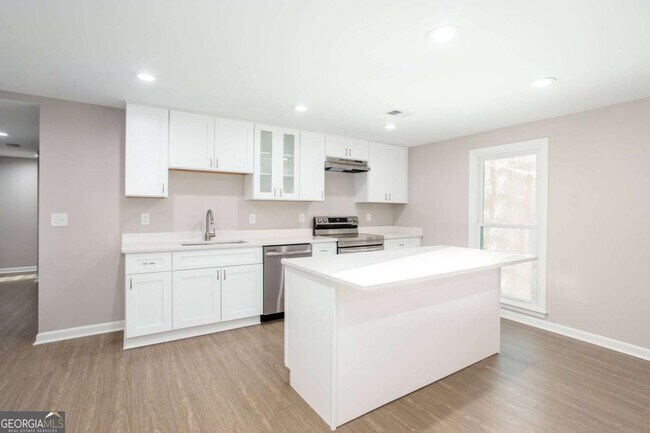 Building Photo - 5647 Queensborough Dr