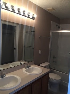 Building Photo - Avalon Park: 3 Bedroom, 2.5 Bath, 2 Car Garage Townhome