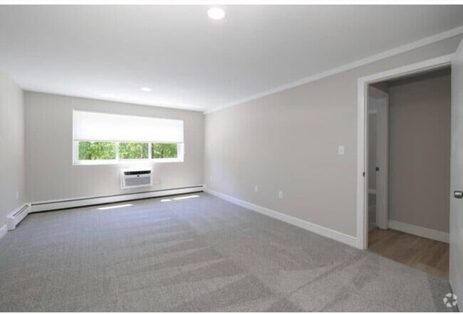 Building Photo - 3 Stonehill Dr