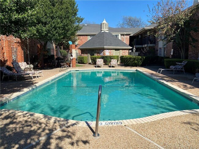 Building Photo - 7920 Rockwood Ln