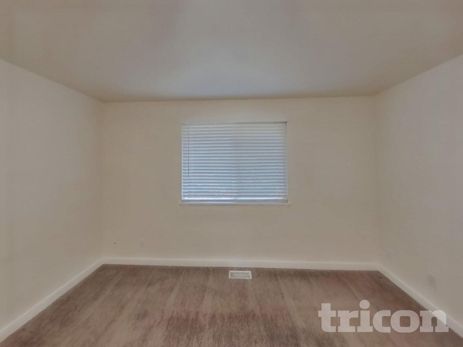 Building Photo - 1602 57th Ave NE