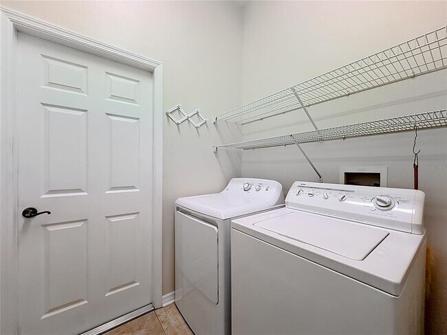 Building Photo - 2947 Majestic Isle Dr
