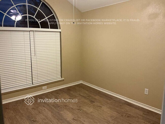 Building Photo - 2805 Beacon Hill Dr