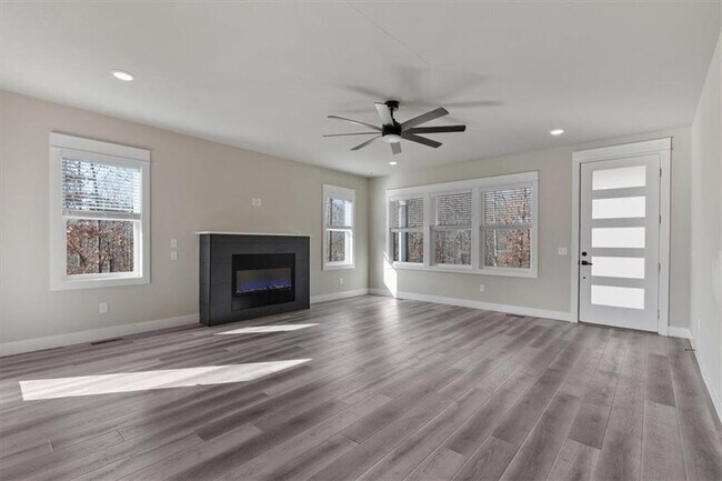 Building Photo - 3 Pickering Dr