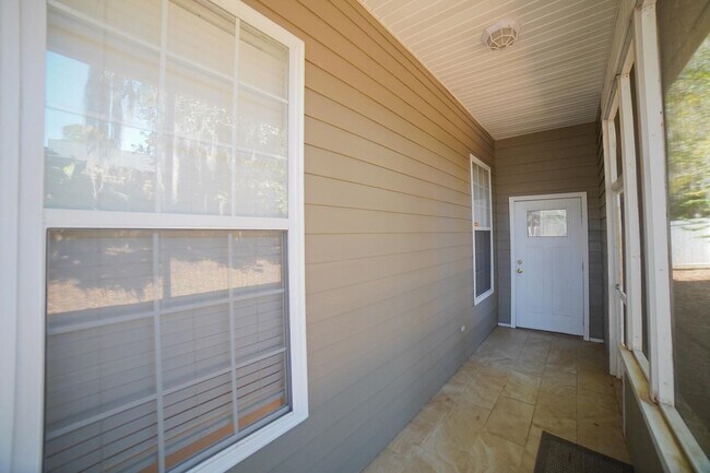 Building Photo - 1155 Sandler Ridge Rd