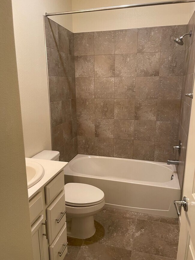 Building Photo - 505 Logan Jacob Ln