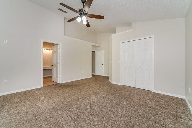 Building Photo - 137 Thornbury Dr