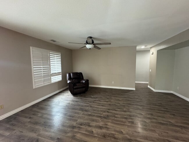 Building Photo - Calling All Military Families!!!Beautiful ...
