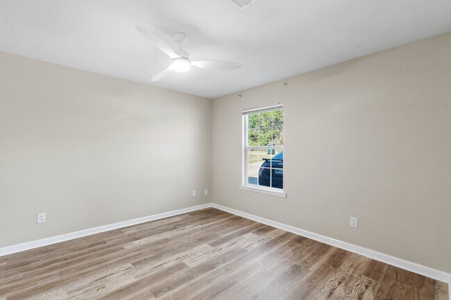 Building Photo - 903-903 Allen St