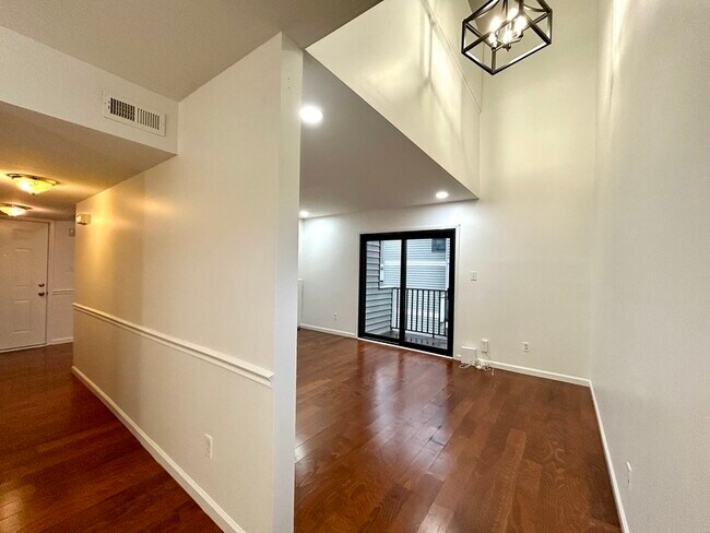 Building Photo - 1625 Merry Oaks Rd