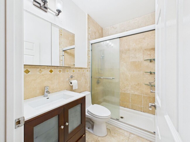 Building Photo - Spacious 3 bed/2 bath in prime Ingleside location near Ocean Ave.