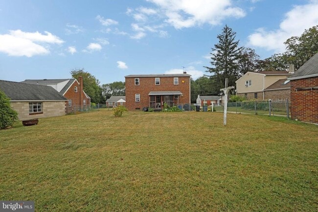 Building Photo - 30 Hendrickson Ave