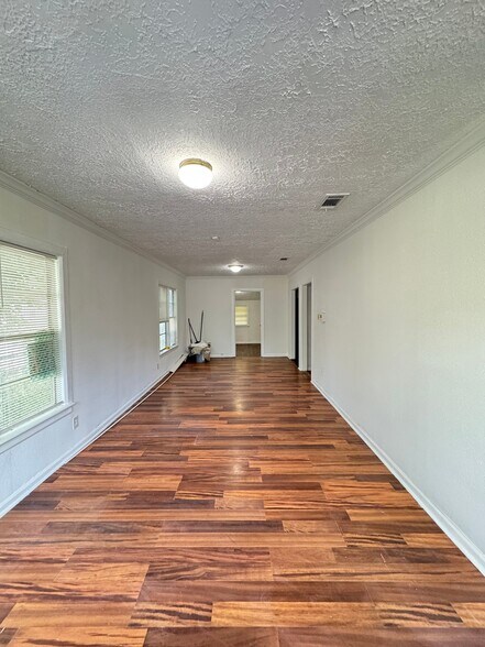 Building Photo - 253 N Carolina St