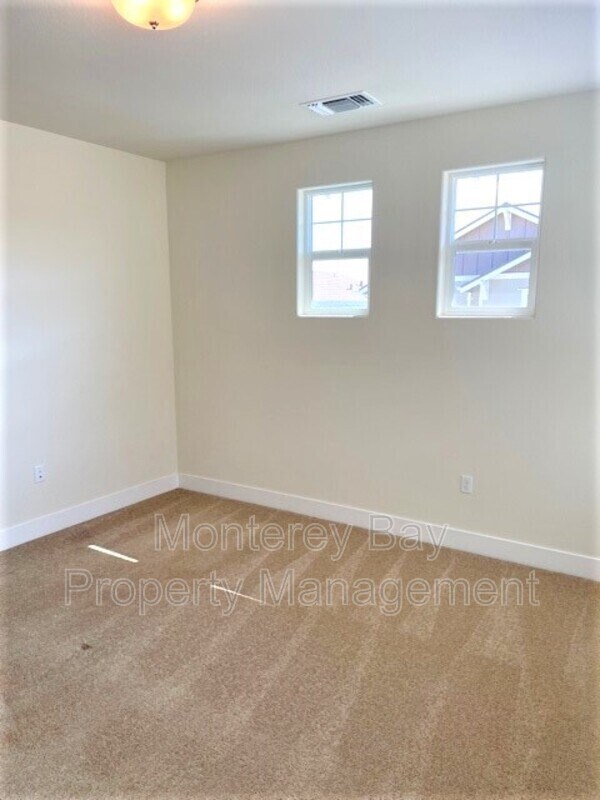 Building Photo - 16619 Early Ln