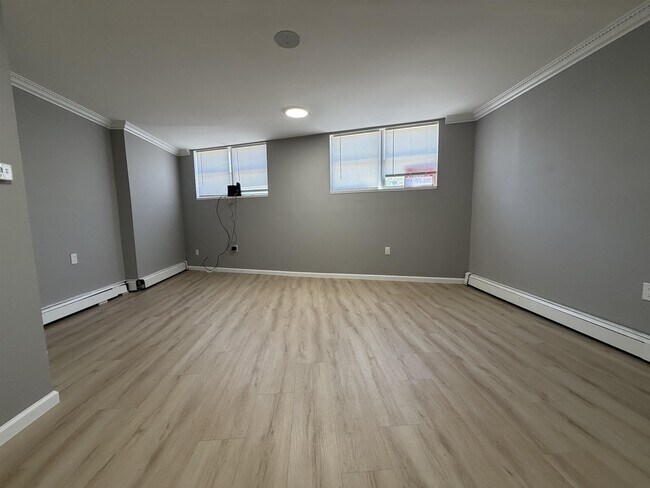 Building Photo - 9066 Palisade Plaza