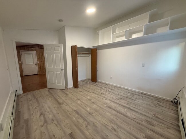 Building Photo - 1315 Ballaine Rd