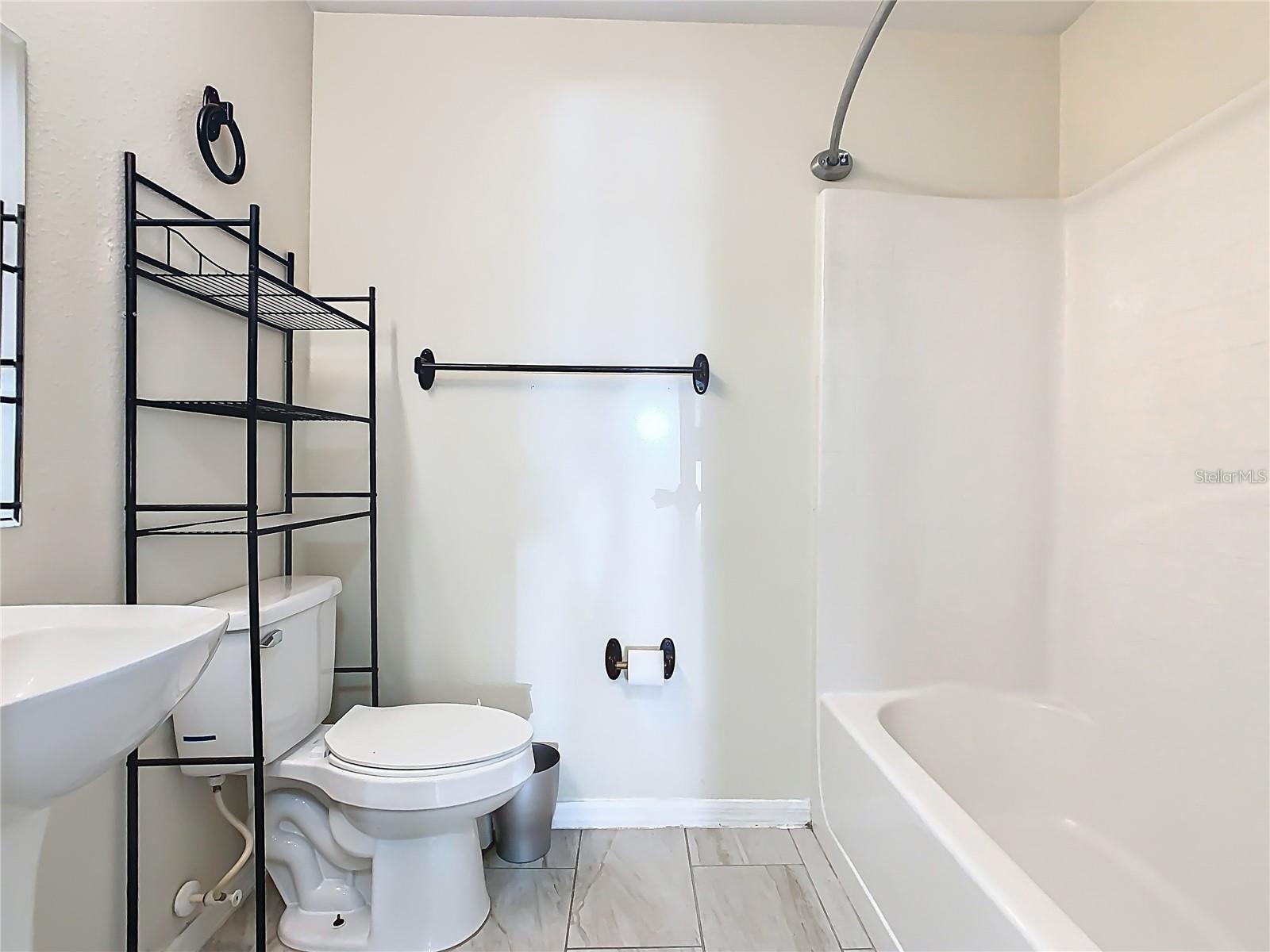 Building Photo - 3952 Warbler Dr