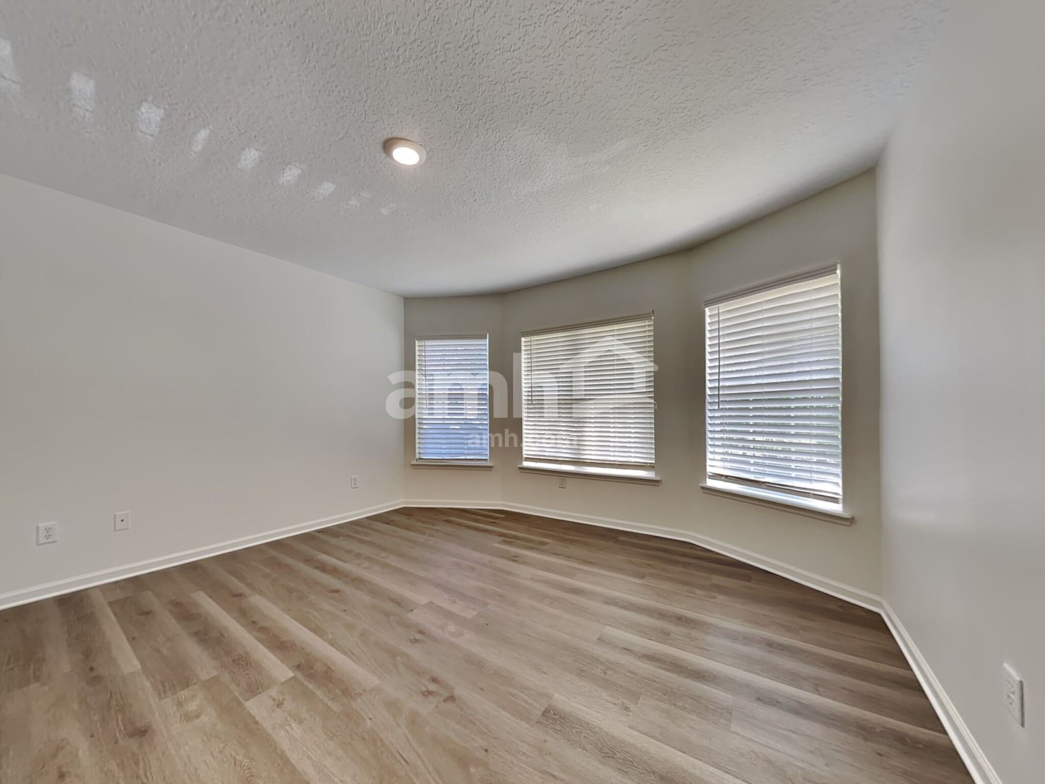 Building Photo - 2360 Cherokee Cove Trl