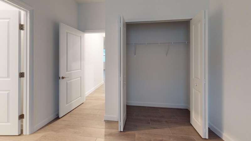 Building Photo - 7773 Lakes Edge Ln