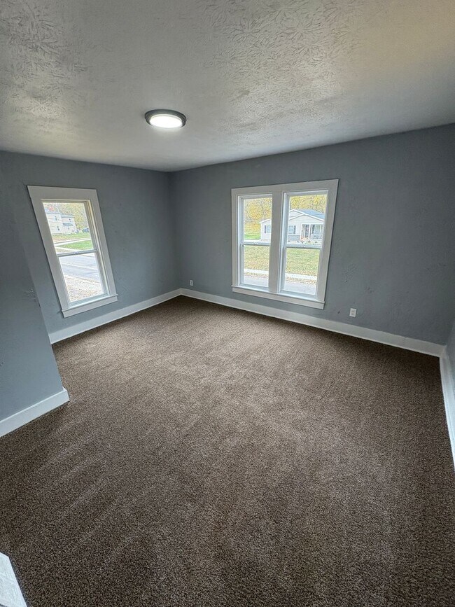 Building Photo - 3 BEDROOM | 2 BATH | SINGLE FAMILY HOME