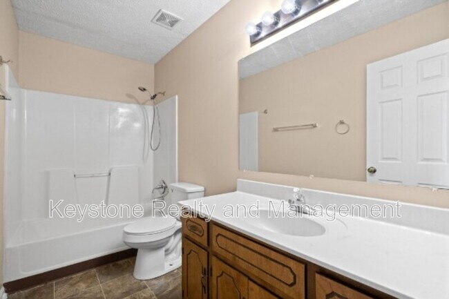 Building Photo - 308 Thompsonville Ln