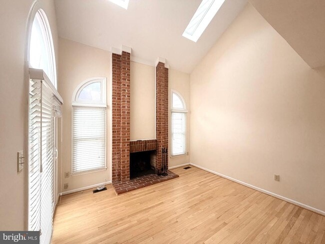 Building Photo - 7418 Crestberry Ln