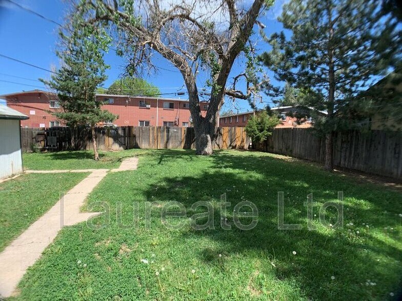 Building Photo - 1440 Kenton St
