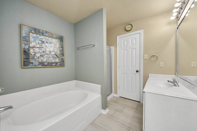 Building Photo - 130 Thunder Basin Dr