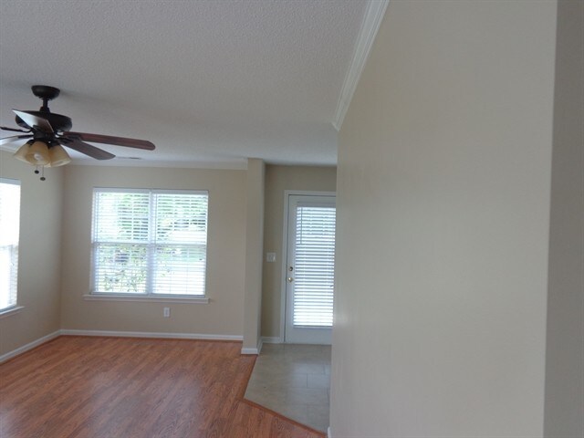 Building Photo - 3226 Silver Spur Ct