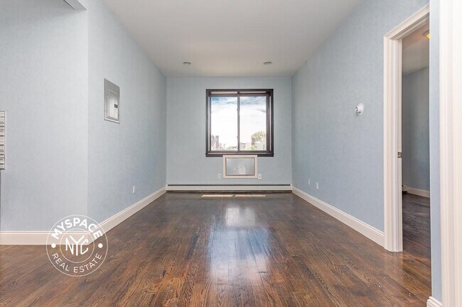 Building Photo - 39 Suydam St