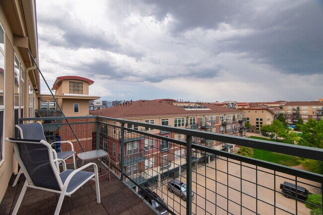 Building Photo - 10176 Park Meadows Dr