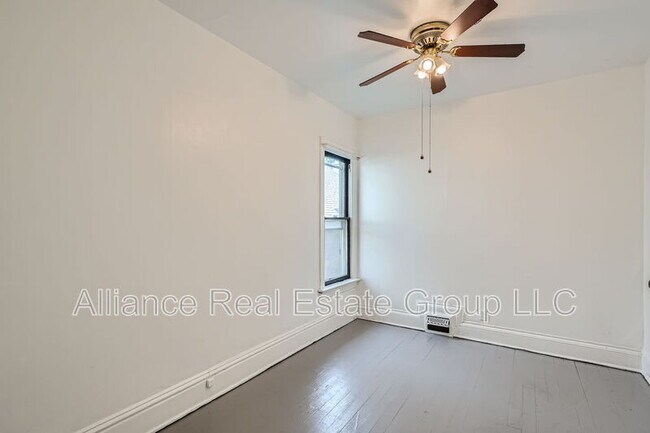 Building Photo - 41 W Byers Pl