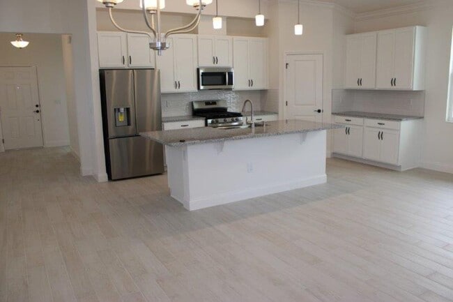 Building Photo - BRAND NEW 3 BEDROOM SINGLE FAMILY HOME IN ...
