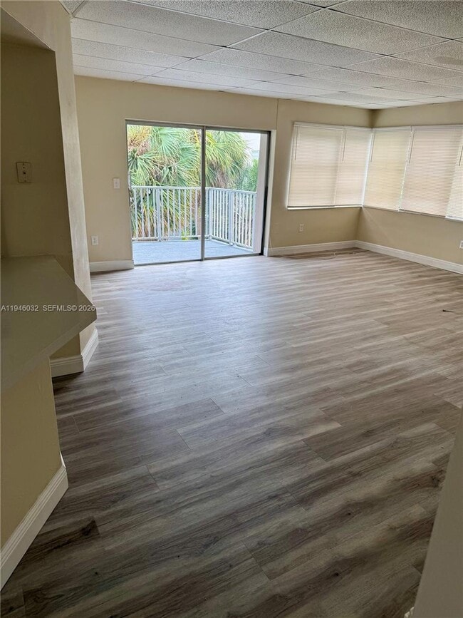 Building Photo - 9390 E Bay Harbor Dr