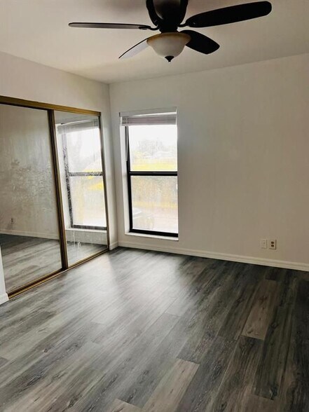 Building Photo - 1430 NW 97th Ave