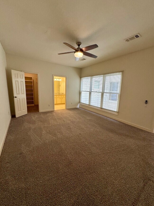 Building Photo - 11862 Taylorcrest Rd