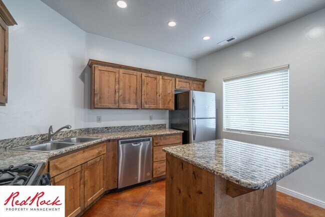 Building Photo - 2075 S Sir Monte Dr