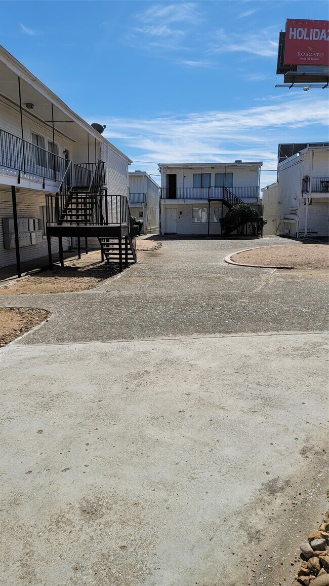 Building Photo - 306 North St