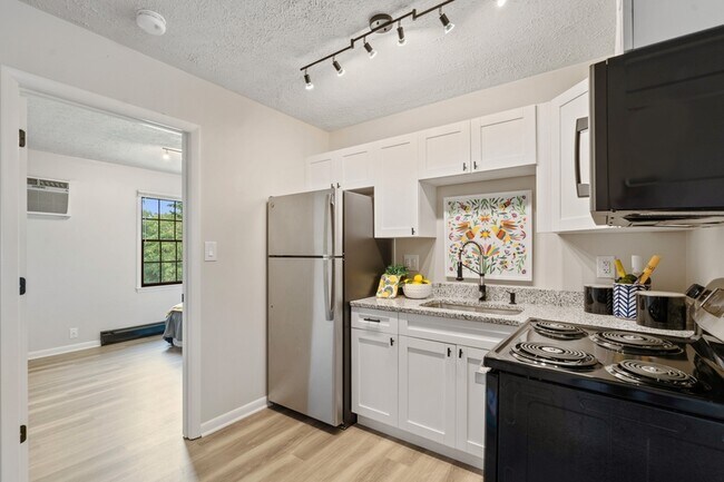 Building Photo - 2545 Bradford Ct