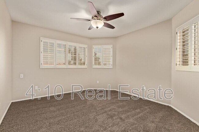 Building Photo - 1678 S Ash Dr
