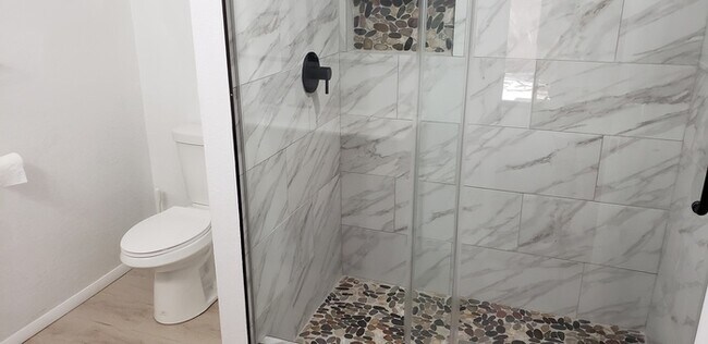 Building Photo - Trails at Scottsdale! Updated patio home with multiple patios