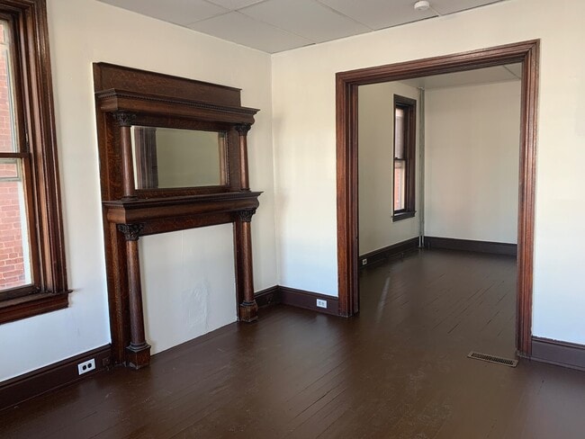 Building Photo - 1-2 Bedroom, 1st Floor, Yard, Laundry Option, West York SD